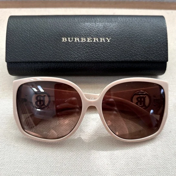 Burberry | Accessories | Never Worn Burberry Sunglasses  display picture 3